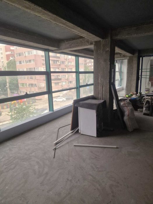 Inchiriez Spațiu comercial stradal