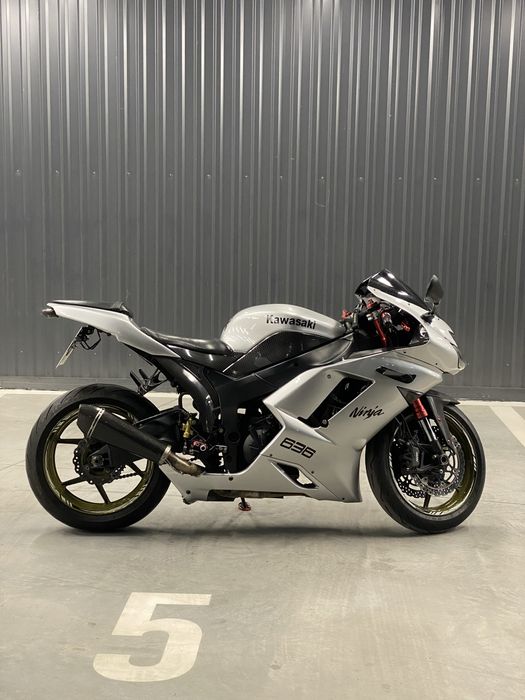 Kawasaki Zx6r.