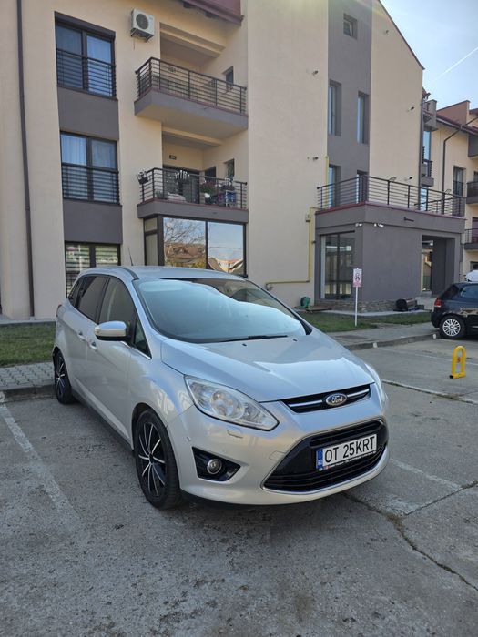 Vand sau Schimb Ford Gand C Max 2014