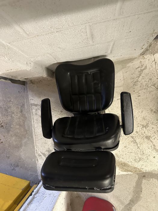 Scaun universal utilaje