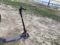 Vand ninebot f2 pret 1600