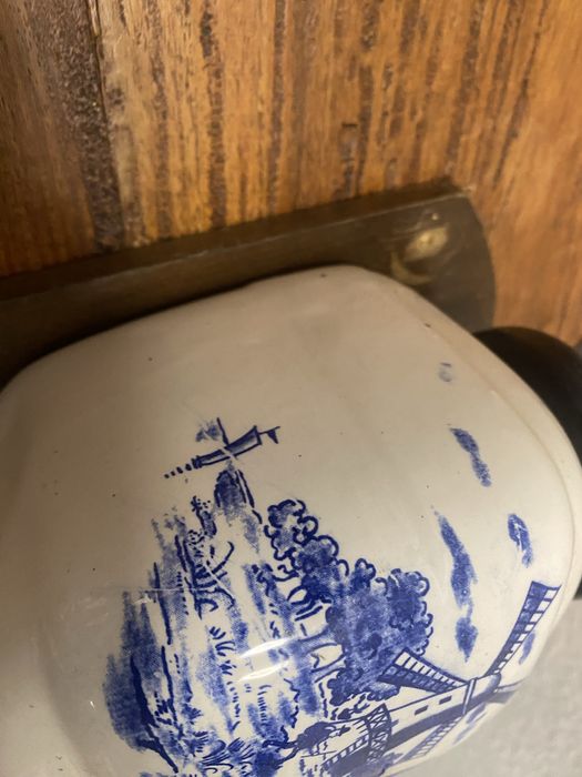 Холандска порцеланова мелничка за кафе кафемелачка делфт delft