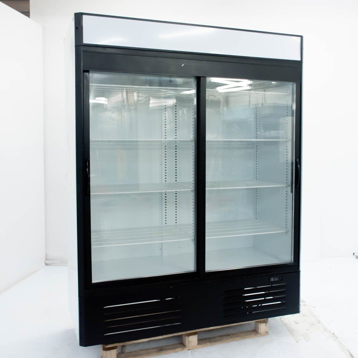 Холодильный шкаф купе витрина