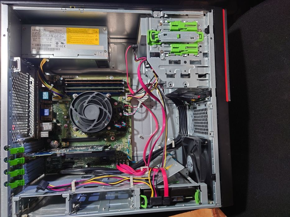 Vand pc i7 4790, 16gb ram, video gt640 4gb ram,  ssd 120gb si 1tb hdd