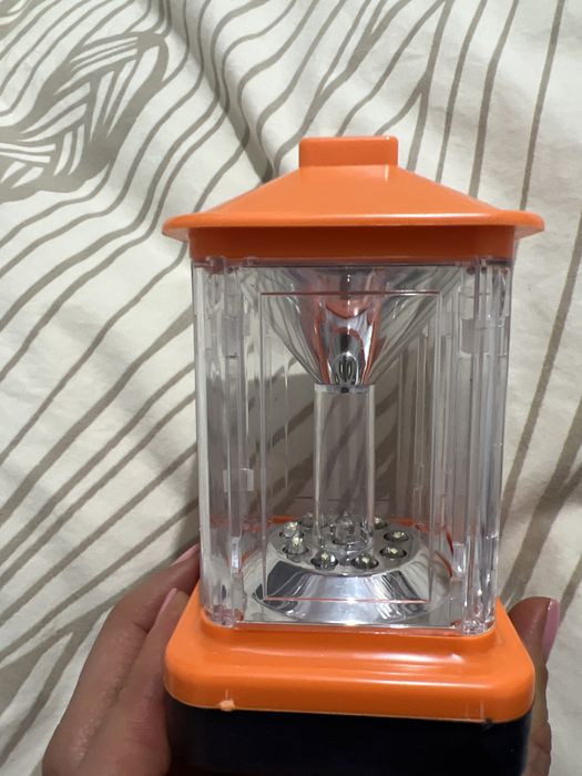 Lampa led cu baterii NOU