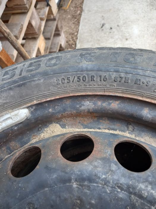 Vând roti pe 16 pentru masina marca semperit