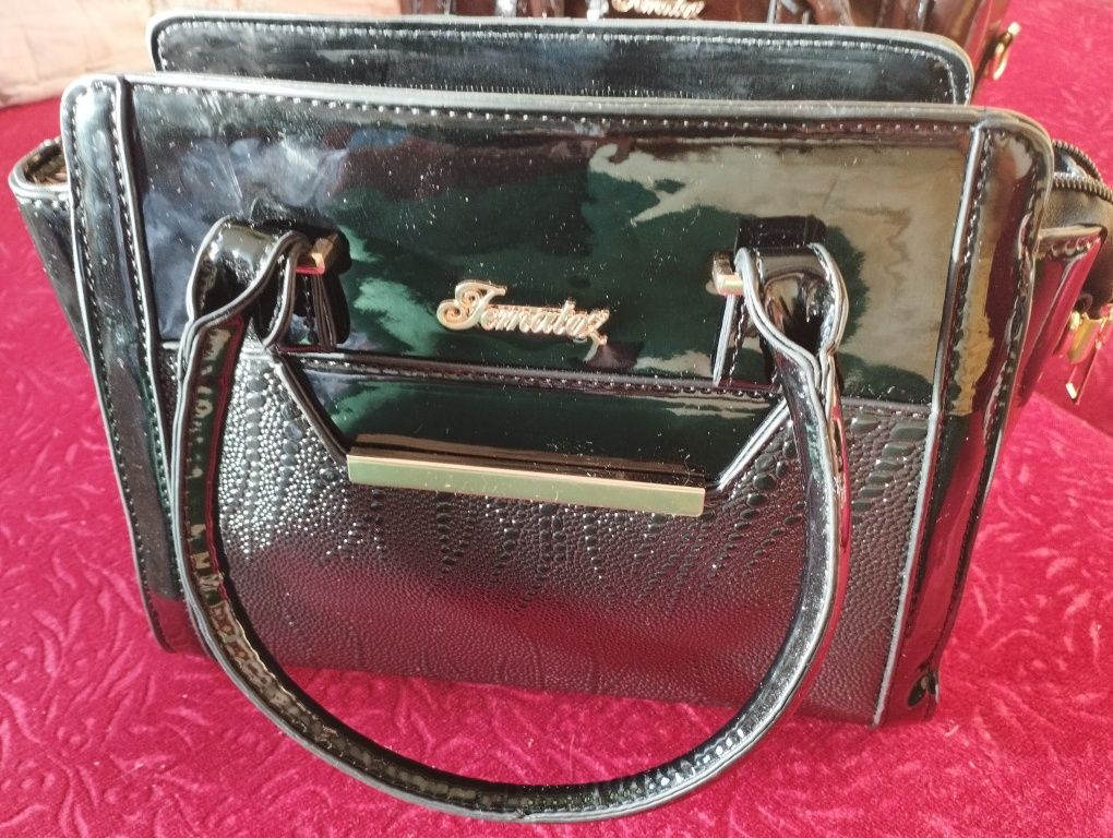 Сумка женская лакированная