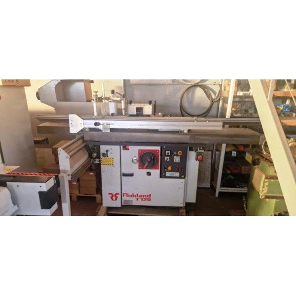 По заявка фреза с ъглова карета за дървена дограма.