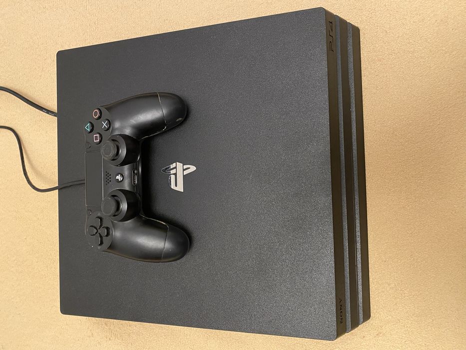 Playstation 4 Pro, 1 controller, cablu HDMI