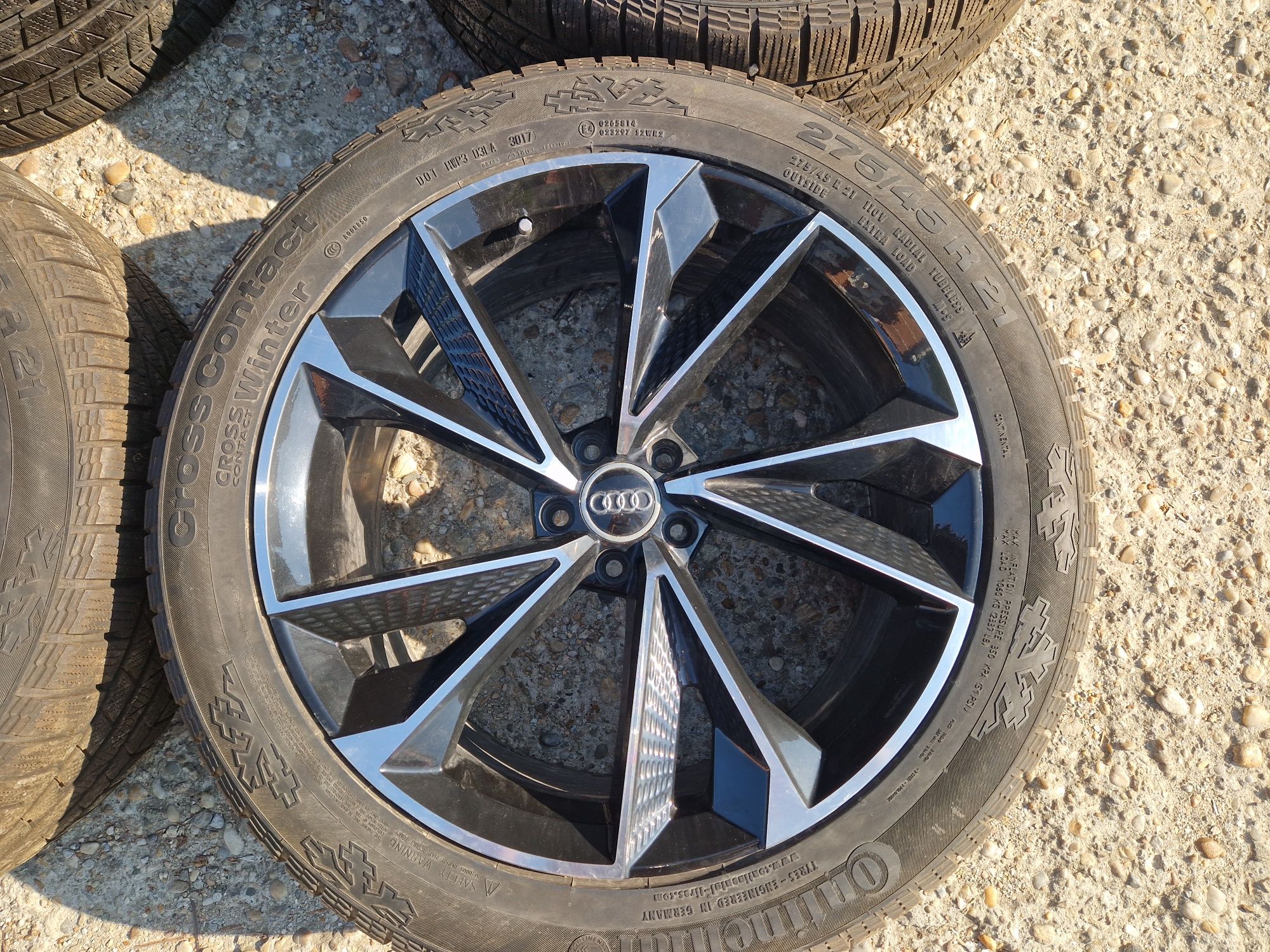Джанти с гуми от Audi Q7,SQ7,21 цола,с зимни гуми 275/45/21,Continenta