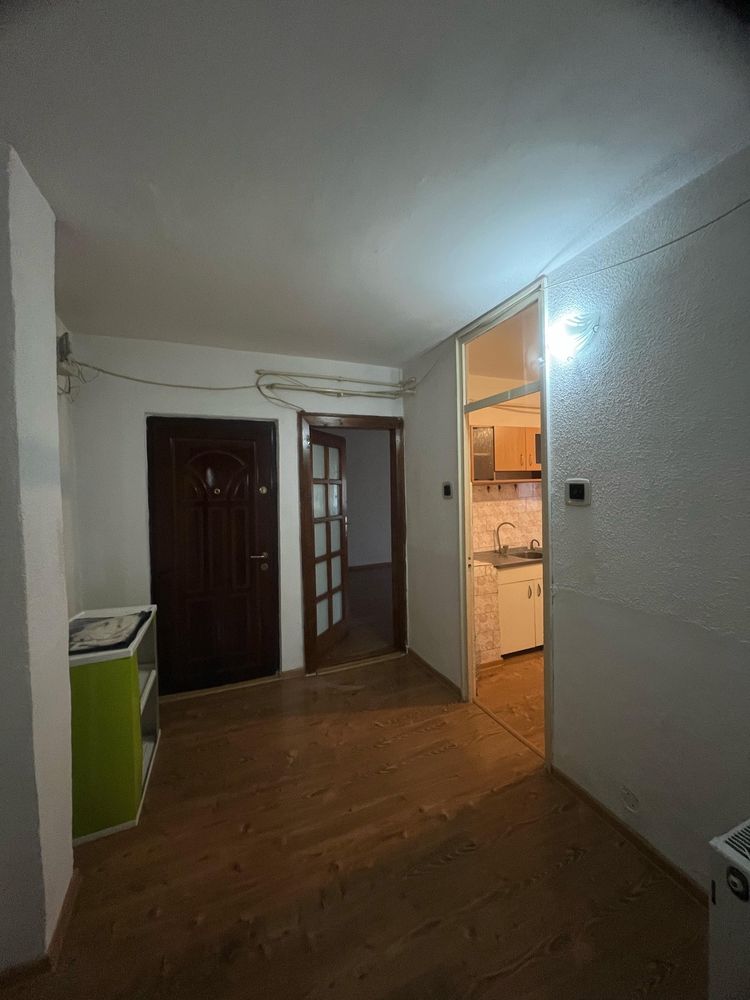 Vand ap cu 2 camere decomandate + 2 balcoane.