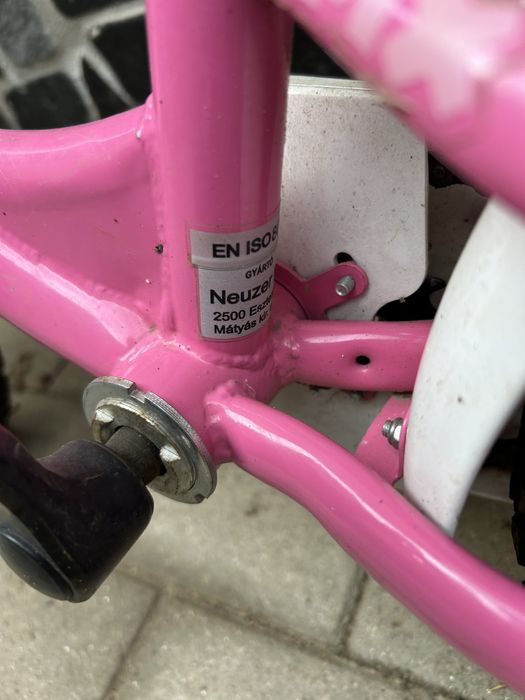 Bicicleta roz pentru copiu