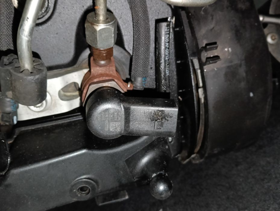 Injector 1.6 tdi CAY 03L130277B