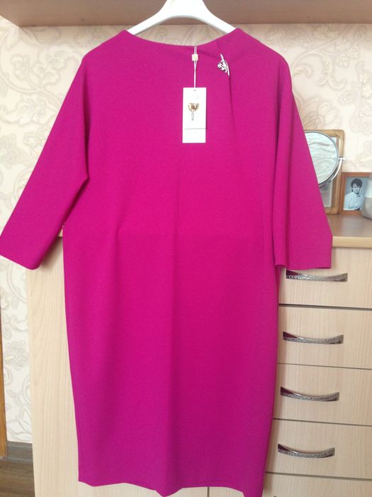 Продам платье новое