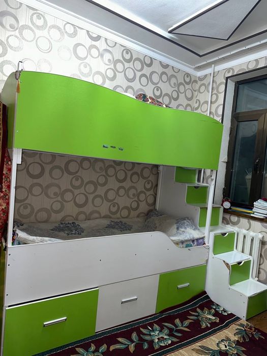 Шкаф болшой двухэтажный