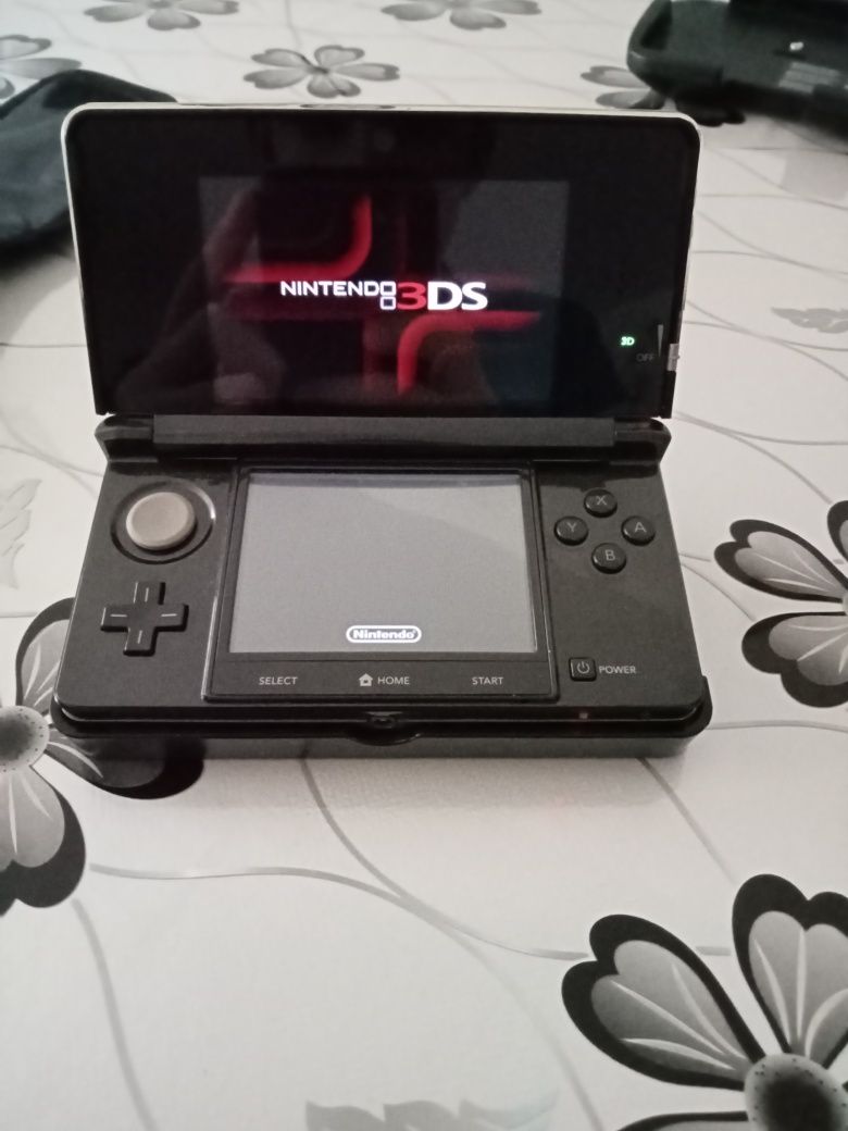 Vănd NITENDO 3DS Console portabil este nou