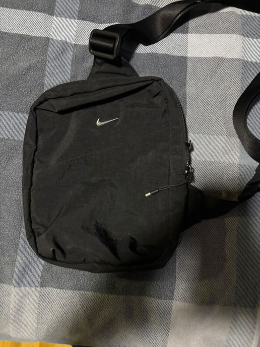 Nike чанта.