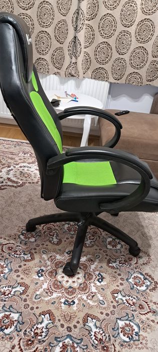 Vând scaun gaming