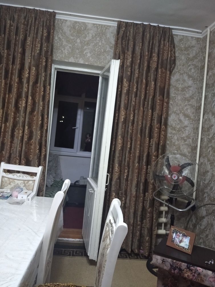 Квартира 2 х комнатная,в Городе Чирчике,район Нижний Комсомольск