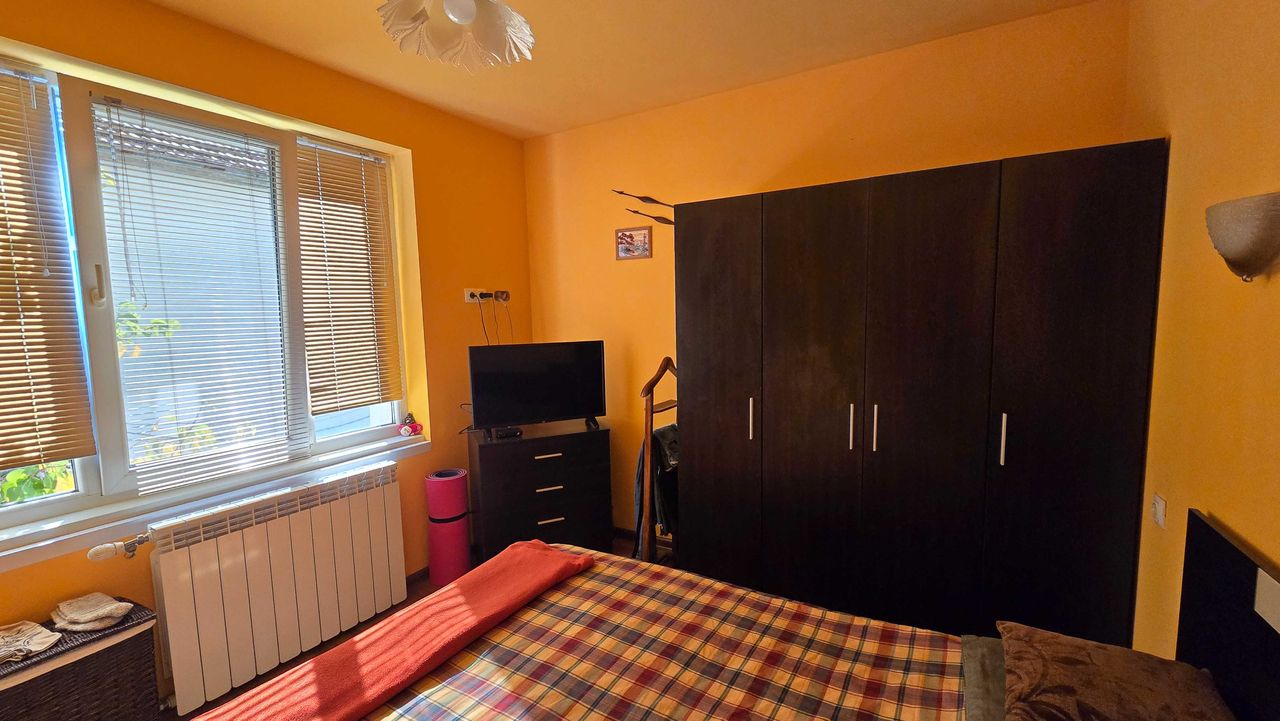 Продава се Тристаен апартамент в Перник, Център - 72 кв.м за 1389 €/кв.м - Снимка #9