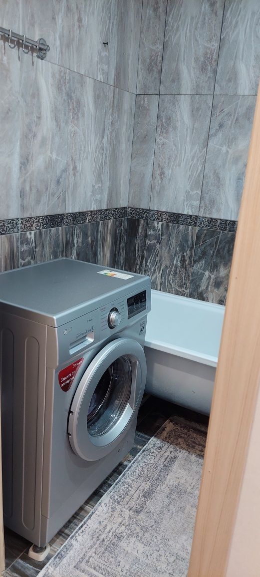 Продается 3 комнатная квартира, 7 микрорайон, 30 дом, этаж 3