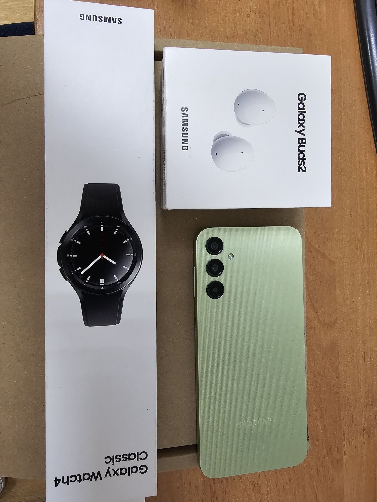 Продам Samsung A24+ samsung watch+samsung buds2