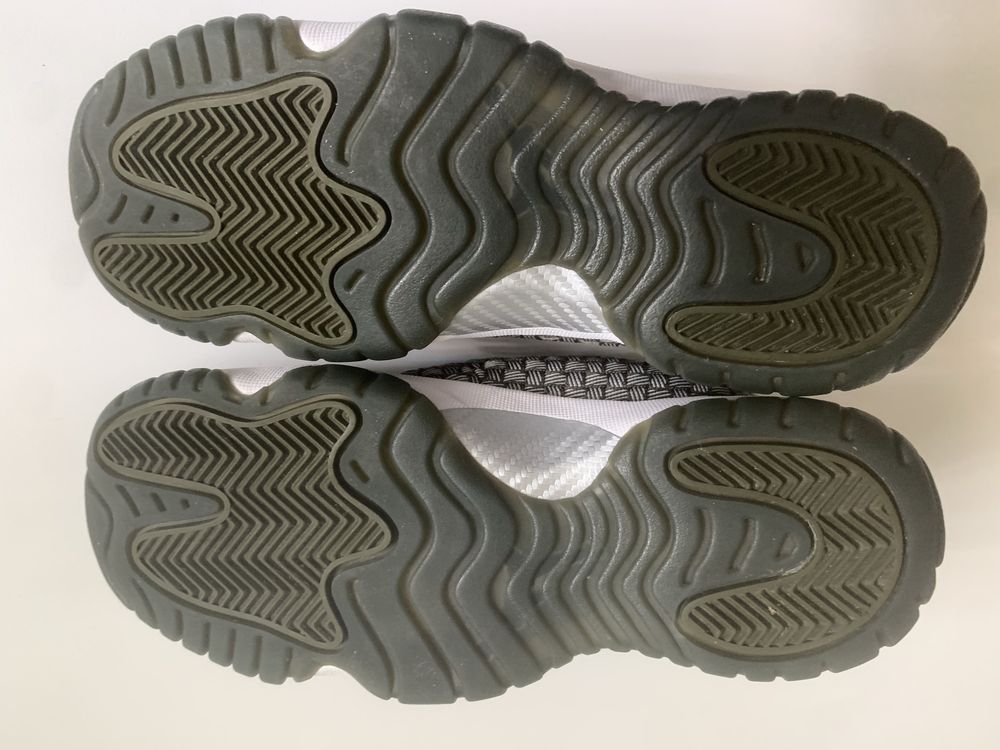 Jordan Future  Olive