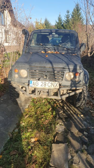 Mașină Suzuki Samurai