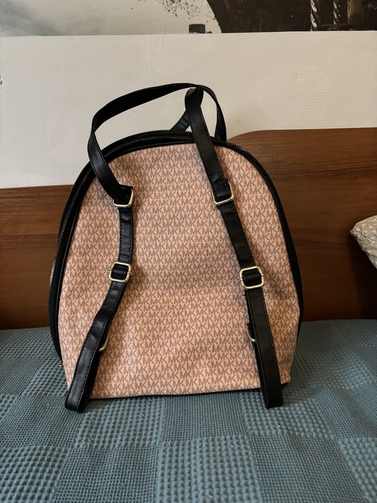 Раница- Michael Kors