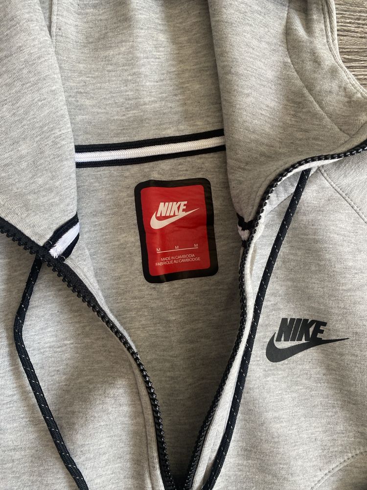 Nike Tech Fleece екип