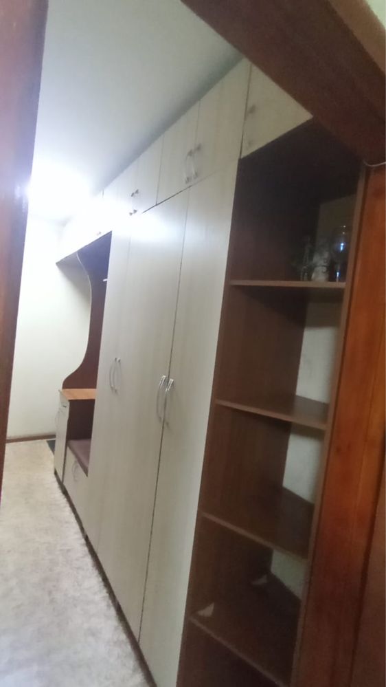 Продам шкаф в прихожую