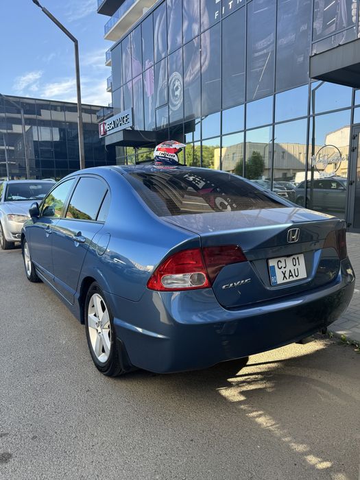 Honda civic 1.8 automat avariat