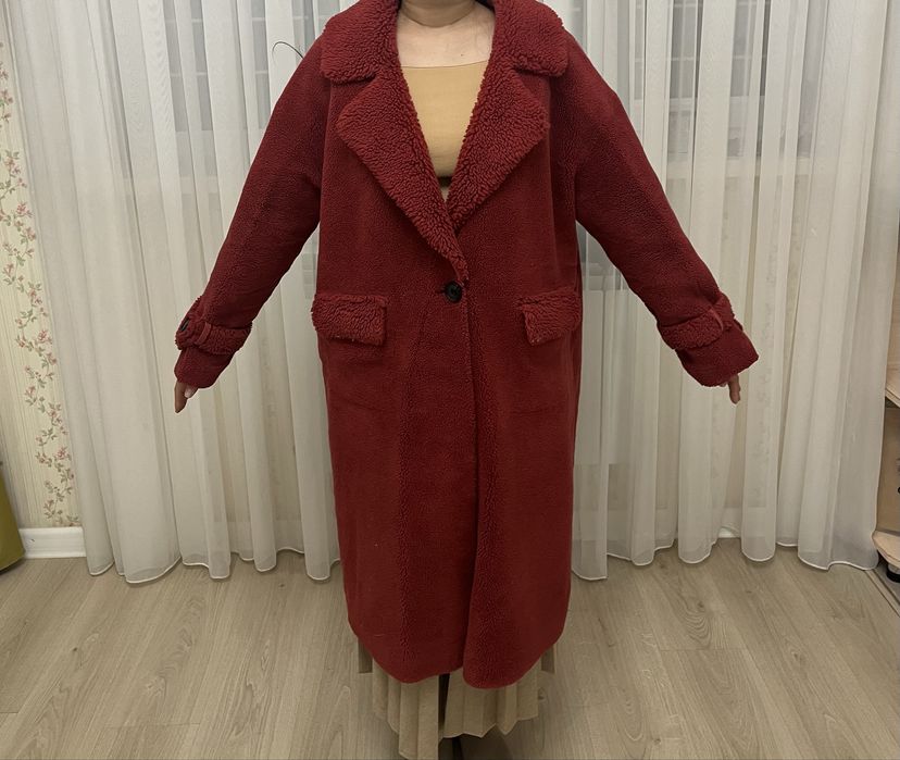 Продам шубу Тедди бу за 5000тг. Размер. 46-48 оверсайс. ………………………………..