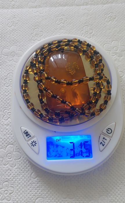 Колиета от Балтийски Кехлибар дълж.64 см