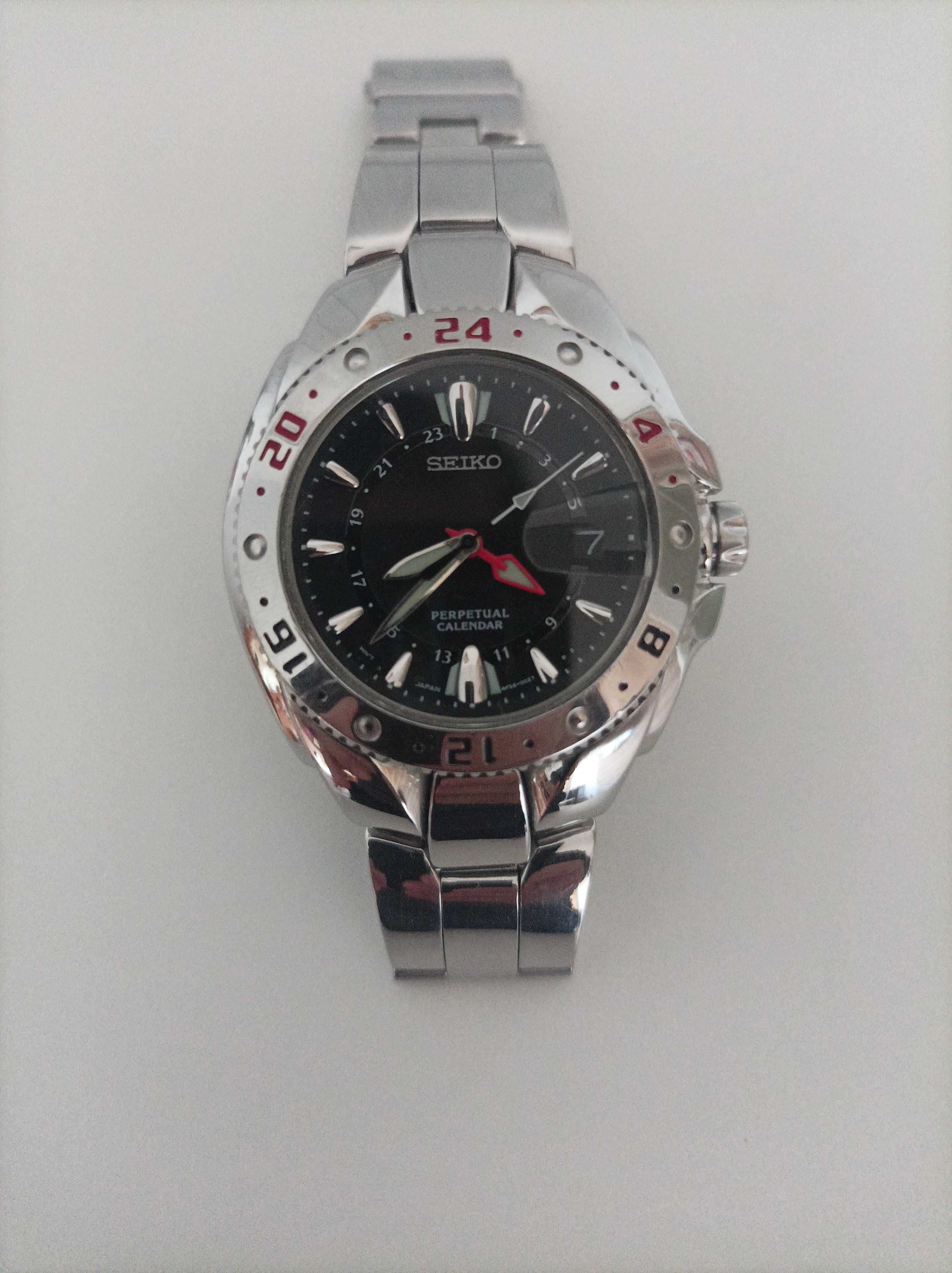 Продавам Seiko 8F56