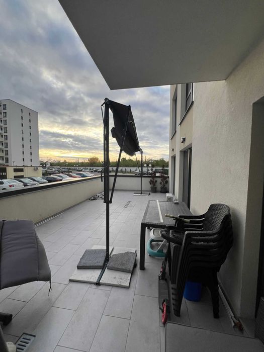 Vand apartament spatios, cu loc de parca, terasa mare in complet VAMT