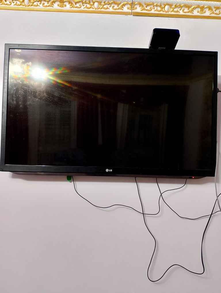 Телевизор LG в отличном состояний