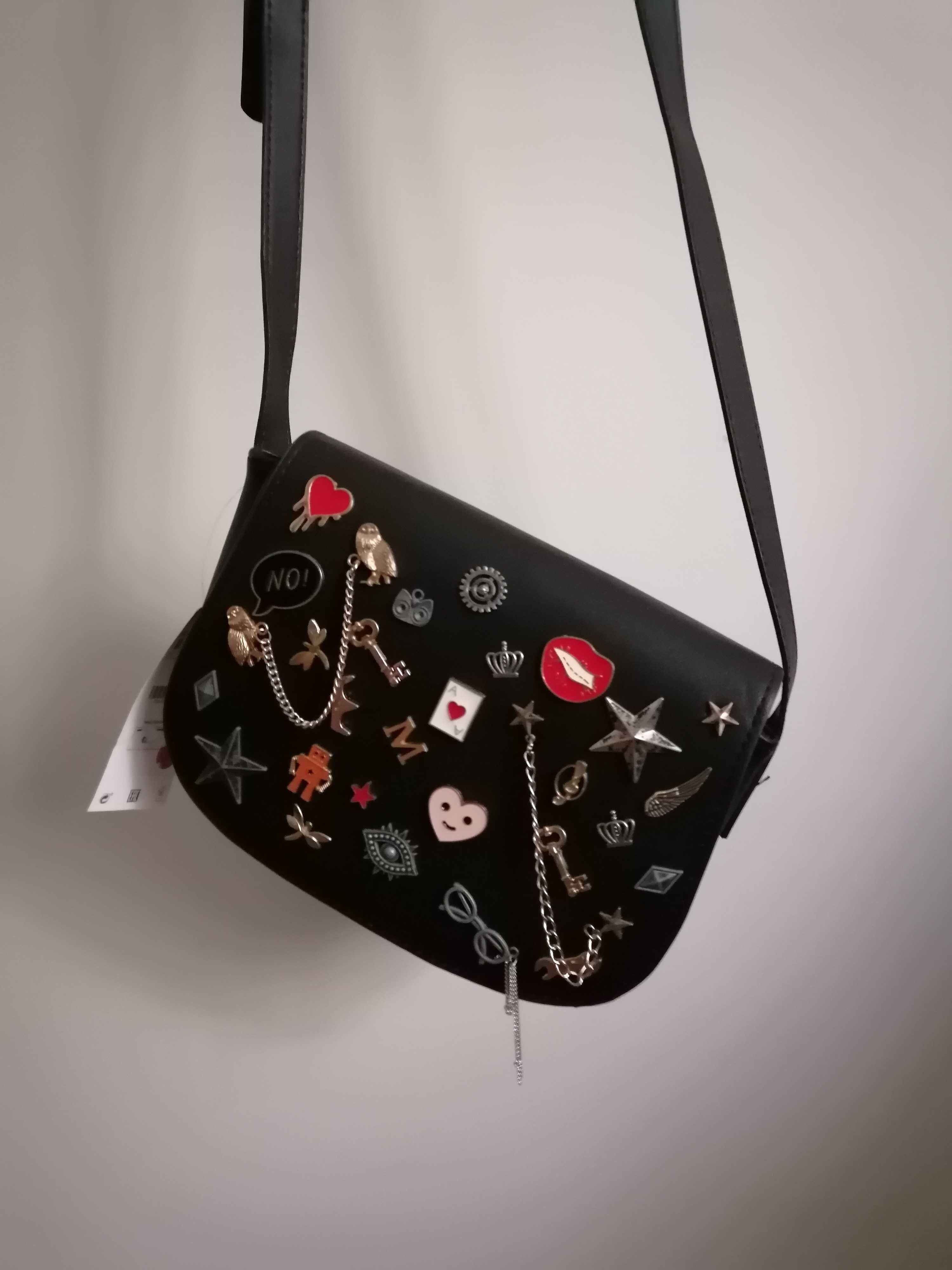 Черна чанта тип кросбоди  Stradivarius