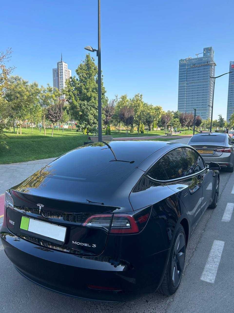 Tesla Model 3 2022 года