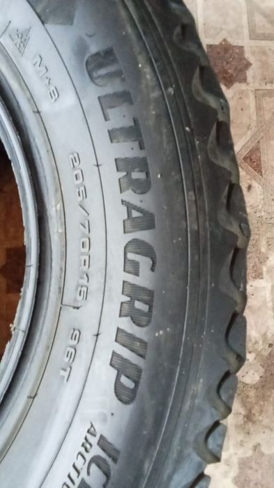 Продам шипованные шины