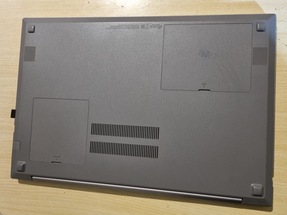 Laptop Samsung Intel i5 10210U,8 G RAM ,HDD 1 TB