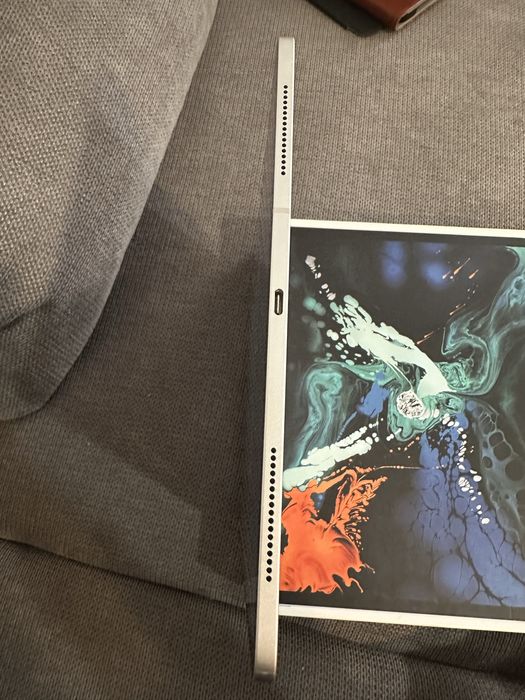 Apple Ipad pro 3 256gb wifi+cellular Silver с два кейса и apple pen