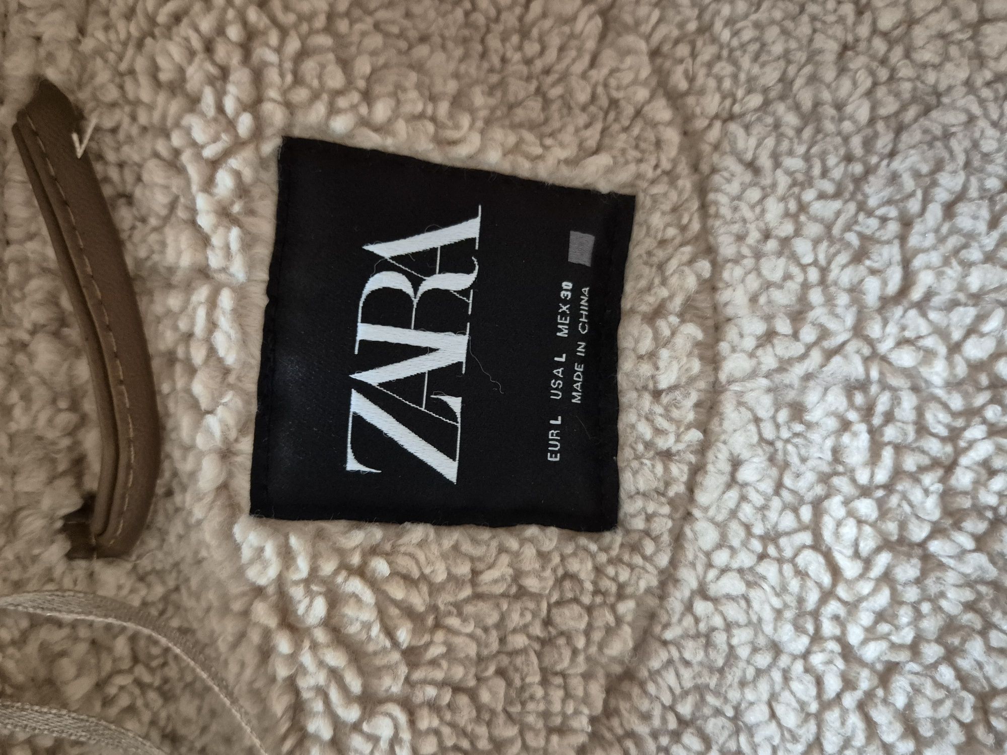 Zara ново яке, L размер