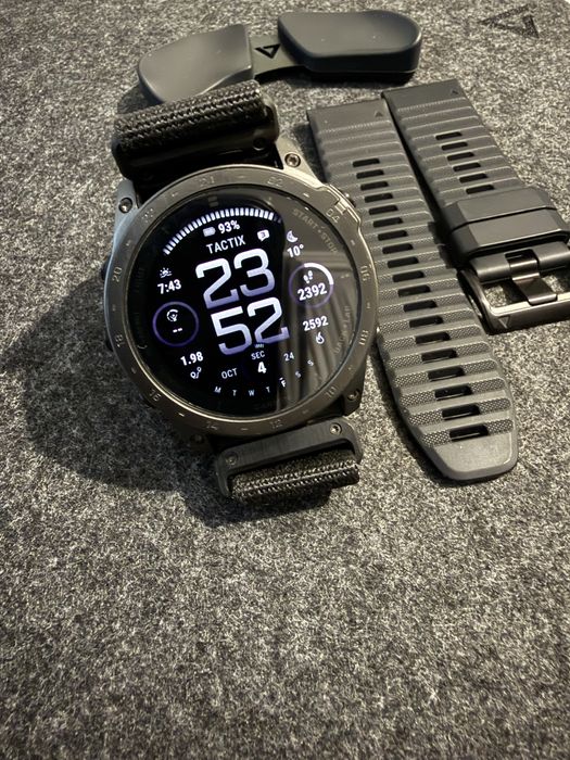 Vând ceas Garmin Tactix 7 Amoled - Stare excelentă!