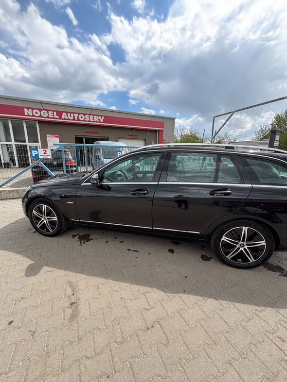 Mercedes Benz 2.2 manual
