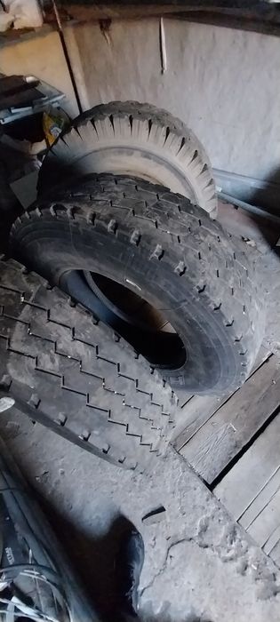 Продам шины на Камаз