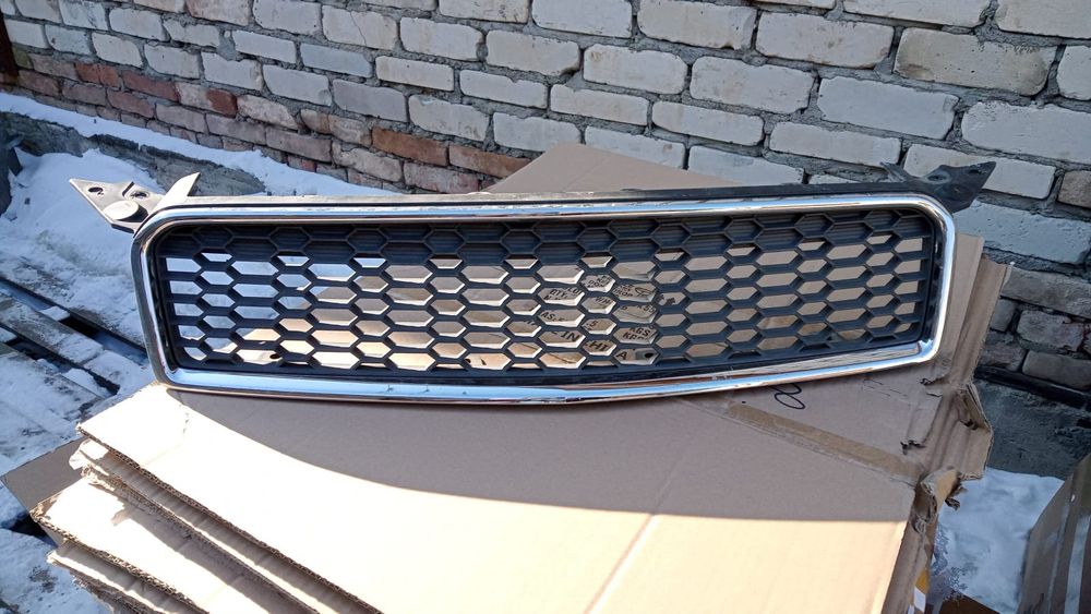 Передняя решётка