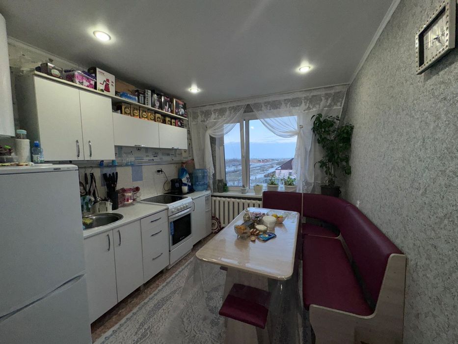 Продается 4 комнат квартира на 15 мкр