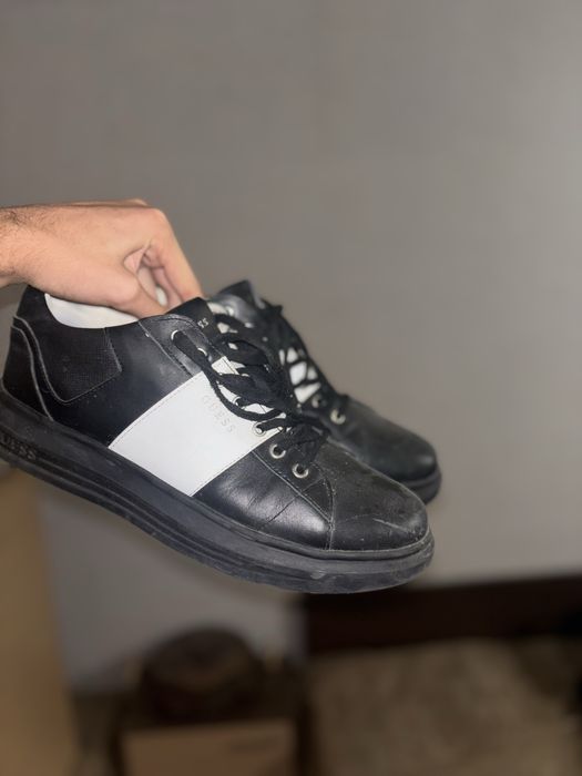 Маратонки Guess