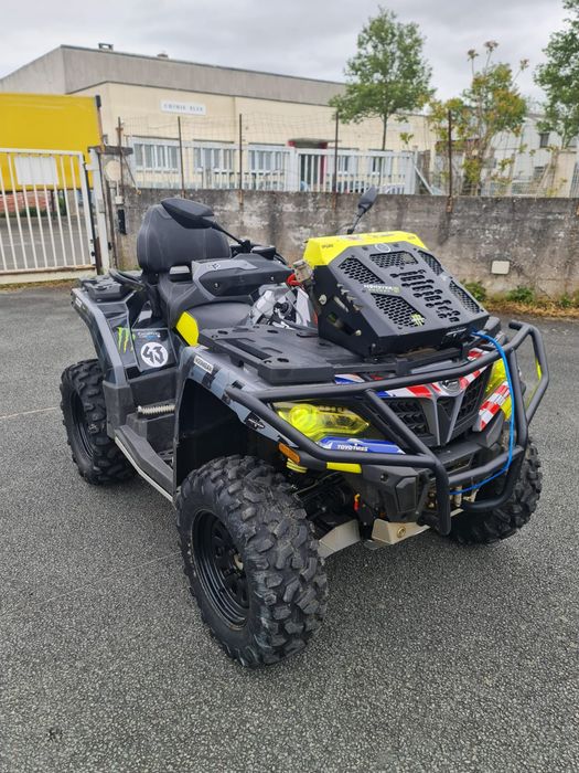 Vând atv 1000 cf moto